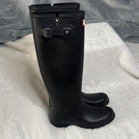 Hunter Women's Classic Black Rain Boots - Picture 3 of 8
